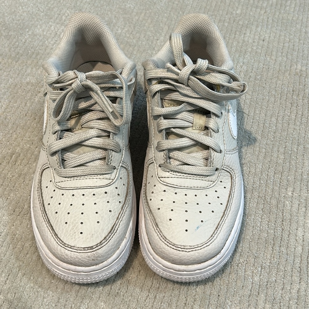 Nike Airforce Ones - Picture 2 of 5